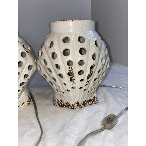 2 Sea Shell Luminaries Like New - Picture 2 of 7